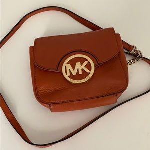 michael kors cross body purse